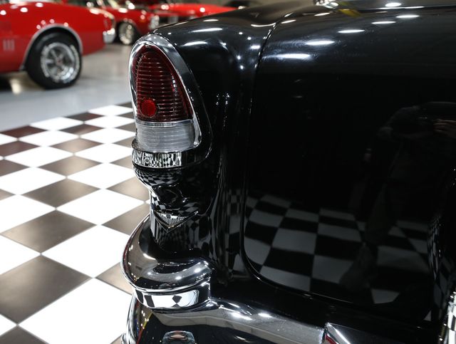 1955 Chevrolet Bel Air SHOW STOPPER - 23056683 - 27