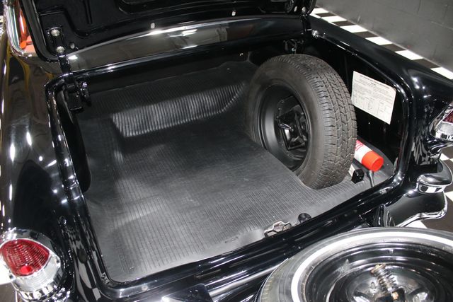 1955 Chevrolet Bel Air SHOW STOPPER - 23056683 - 4