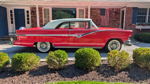 1956 Ford Sunliner Convertible For Sale - 22916791 - 3