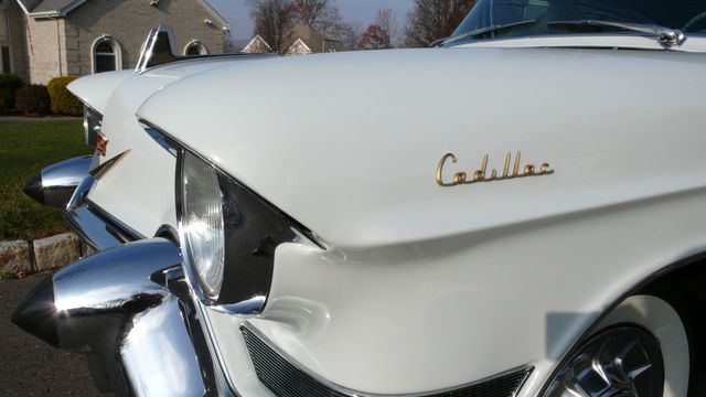 1957 Cadillac Deville  - 19245036 - 17