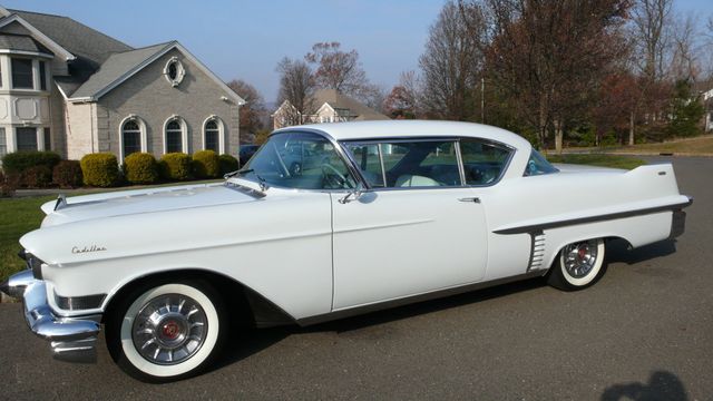 1957 Cadillac Deville  - 19245036 - 2