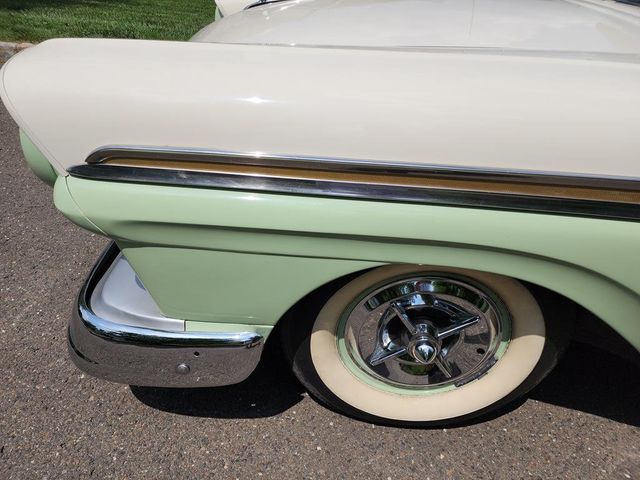 1957 Ford FAIRLANE 500  - 22031249 - 17