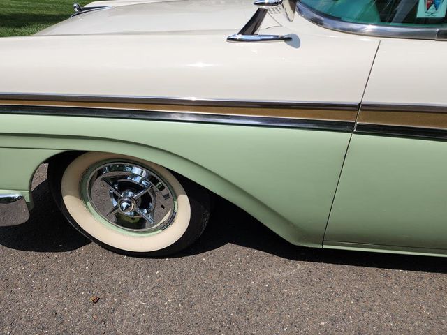 1957 Ford FAIRLANE 500  - 22031249 - 18