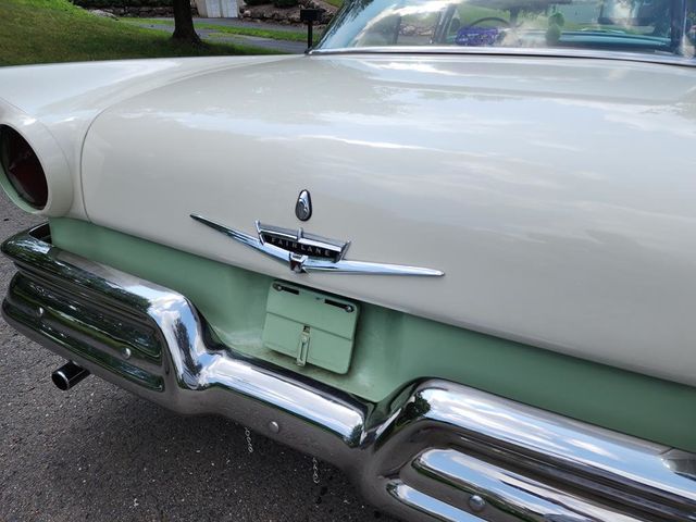 1957 Ford FAIRLANE 500  - 22031249 - 34