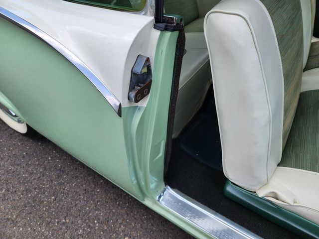 1957 Ford FAIRLANE 500  - 22031249 - 48