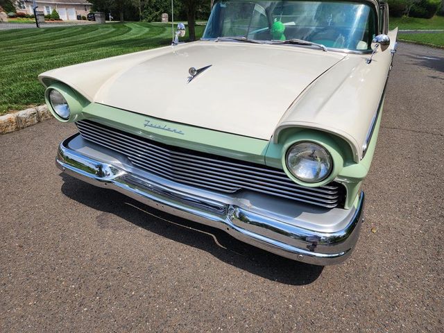 1957 Ford FAIRLANE 500  - 22031249 - 52