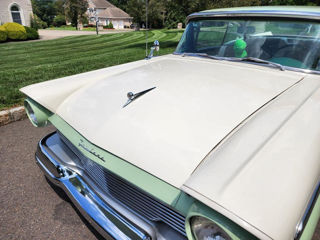 1957 Ford FAIRLANE 500  - 22031249 - 57