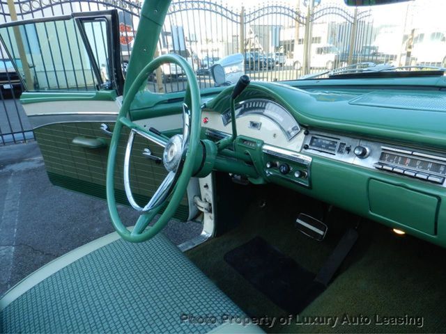 1957 Ford FAIRLANE SUNLINER  - 21627466 - 32