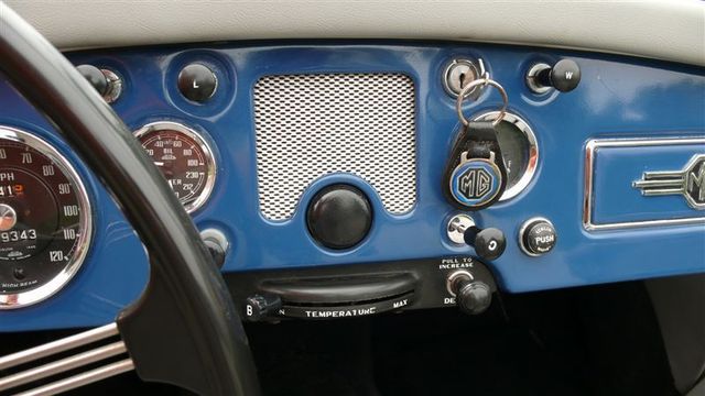 1957 MG MGA RESTORED - 7611616 - 15