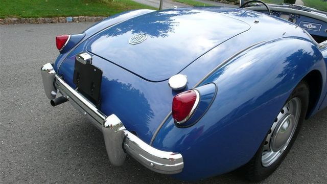 1957 MG MGA RESTORED - 7611616 - 29