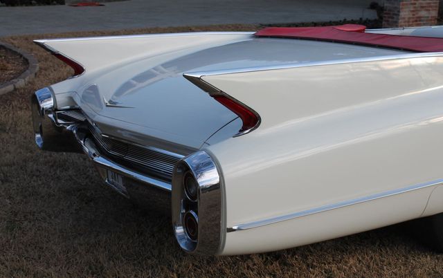 1960 Cadillac CONVERTIBLE  - 14624311 - 70