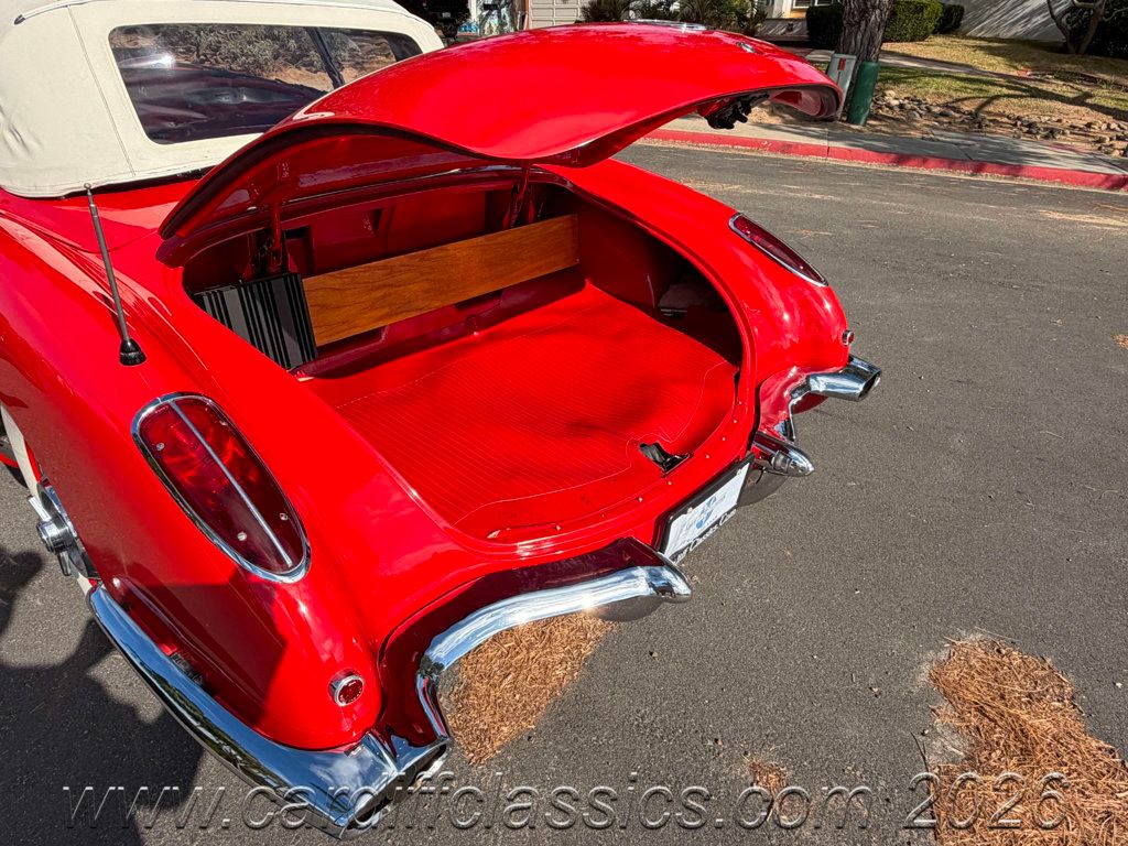 1960 Chevrolet Corvette  - 23028170 - 27