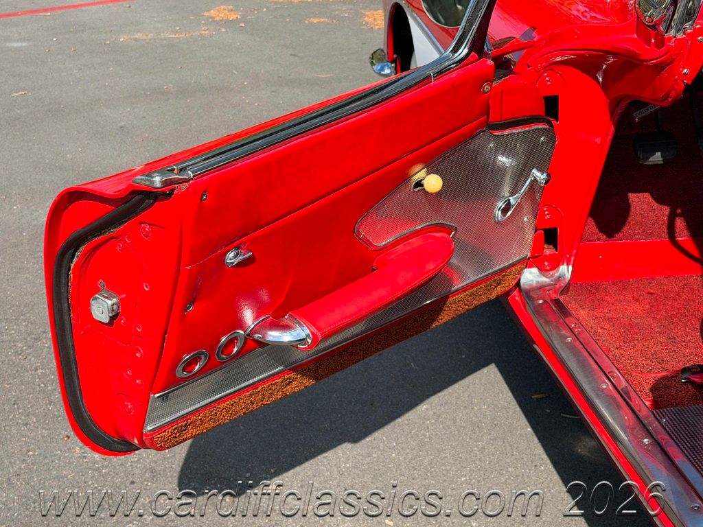 1960 Chevrolet Corvette  - 23028170 - 30