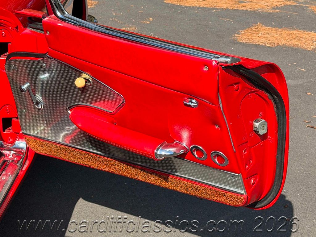 1960 Chevrolet Corvette  - 23028170 - 32