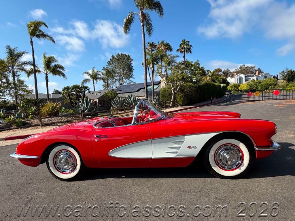 1960 Chevrolet Corvette  - 23028170 - 60