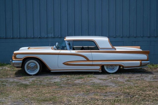 1960 Ford Thunderbird Custom - 22838799 - 13