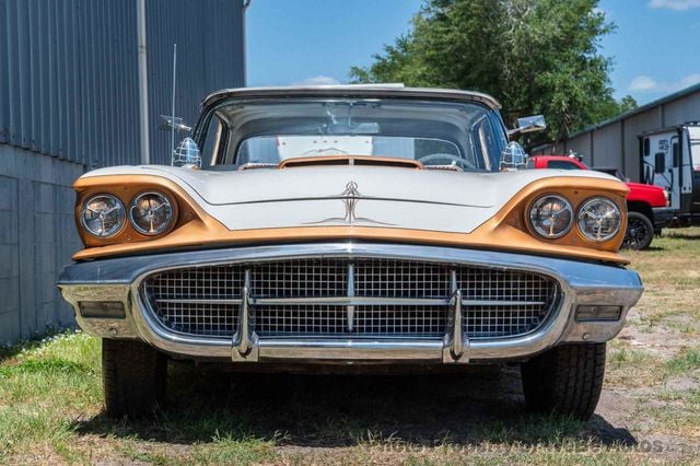 1960 Ford Thunderbird Custom - 22838799 - 24