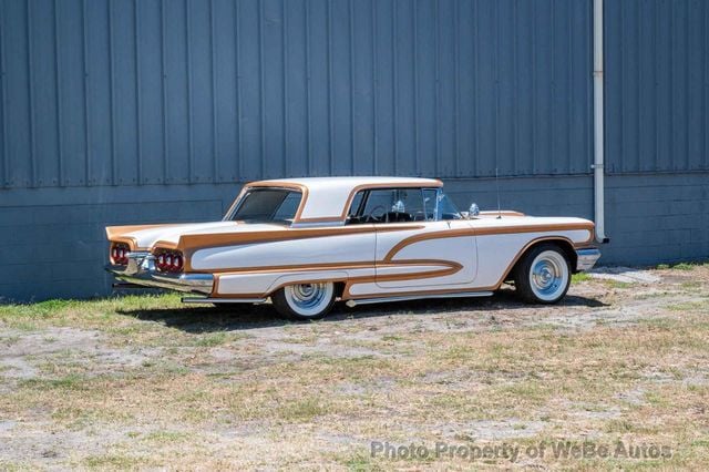 1960 Ford Thunderbird Custom - 22838799 - 28