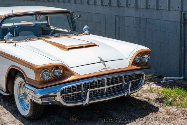 1960 Ford Thunderbird Custom - 22838799 - 32