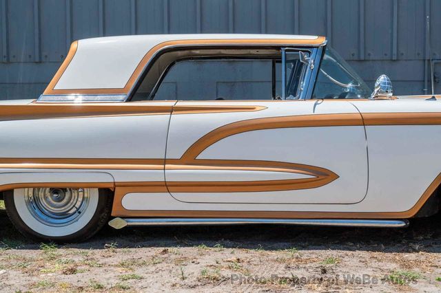 1960 Ford Thunderbird Custom - 22838799 - 35