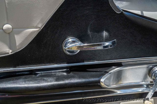 1960 Ford Thunderbird Custom - 22838799 - 45