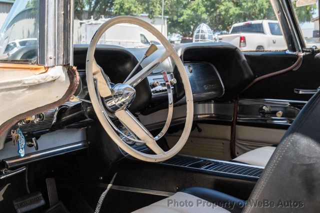 1960 Ford Thunderbird Custom - 22838799 - 46