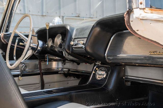 1960 Ford Thunderbird Custom - 22838799 - 52