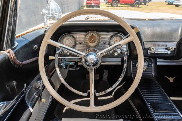 1960 Ford Thunderbird Custom - 22838799 - 56