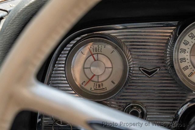 1960 Ford Thunderbird Custom - 22838799 - 57