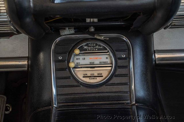 1960 Ford Thunderbird Custom - 22838799 - 61