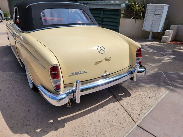 1960 Mercedes-Benz 220S  - 21010089 - 33
