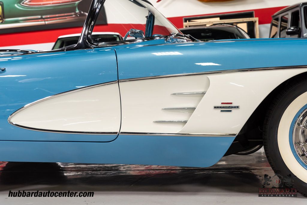 1961 Chevrolet Corvette  - 22412073 - 23
