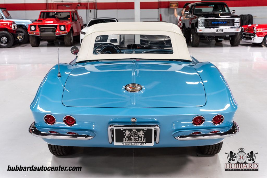 1961 Chevrolet Corvette  - 22412073 - 98
