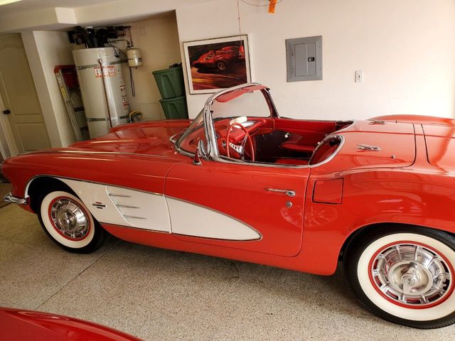 1961 Chevrolet CORVETTE  - 19133003 - 25