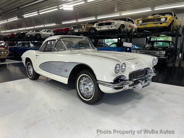 1961 Chevrolet Corvette  - 22575702 - 0