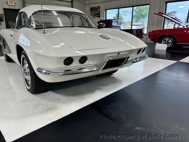 1961 Chevrolet Corvette  - 22575702 - 12