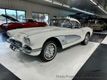 1961 Chevrolet Corvette  - 22575702 - 17