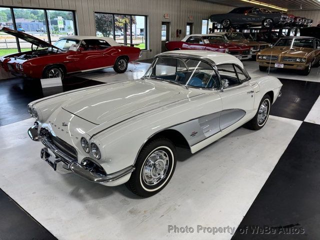 1961 Chevrolet Corvette  - 22575702 - 18