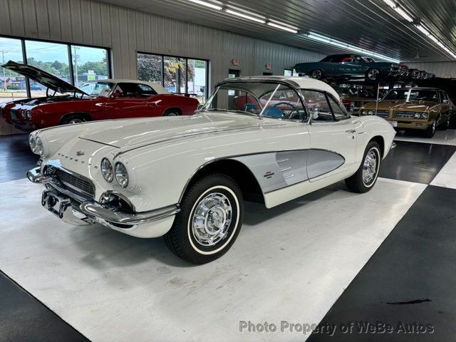 1961 Chevrolet Corvette  - 23000652 - 17