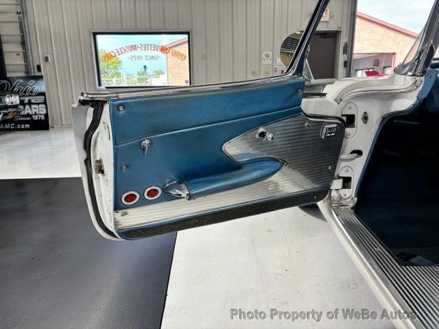 1961 Chevrolet Corvette  - 23000652 - 22