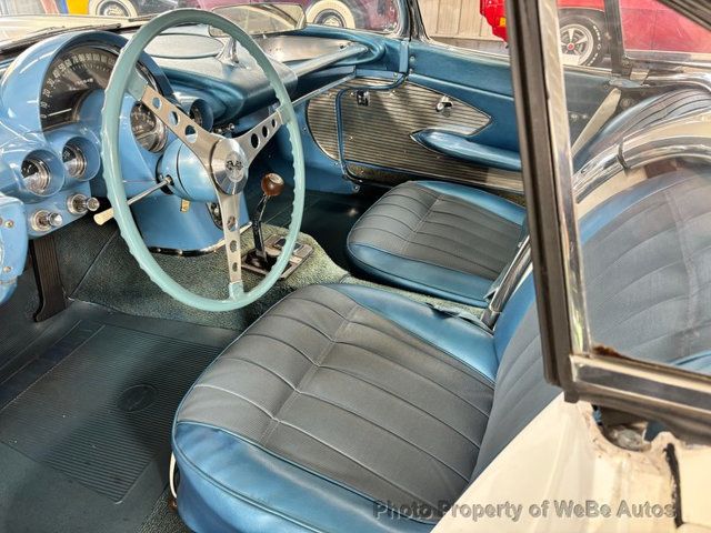1961 Chevrolet Corvette  - 23000652 - 25
