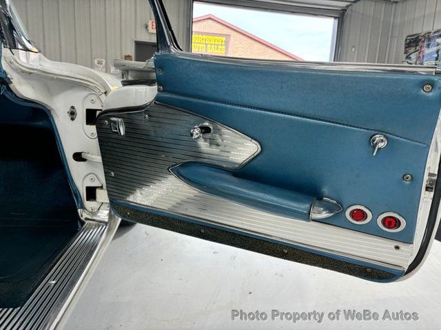 1961 Chevrolet Corvette  - 23000652 - 26