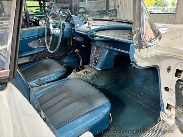 1961 Chevrolet Corvette  - 23000652 - 27