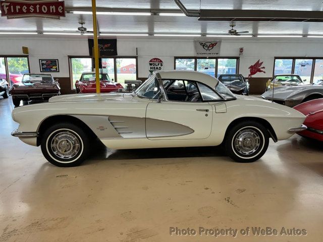 1961 Chevrolet Corvette  - 23000652 - 29