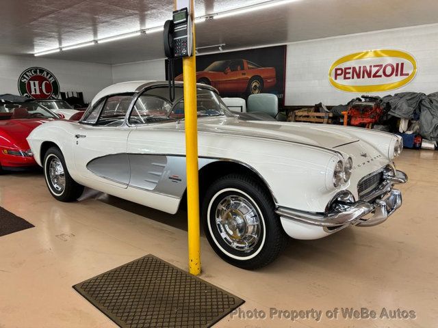 1961 Chevrolet Corvette  - 23000652 - 33