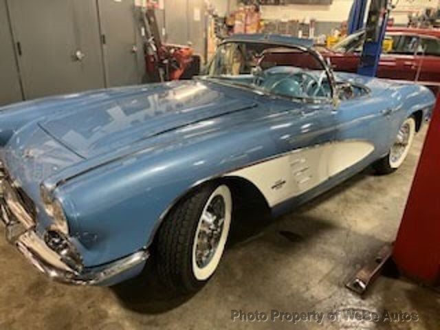 1961 Chevrolet Corvette Convertible For Sale - 22498624 - 6