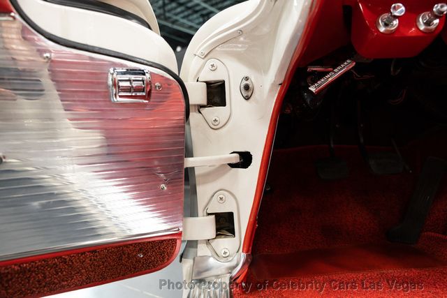 1961 Chevrolet Corvette Fuel Injected  "Fuelie" - 19136426 - 32