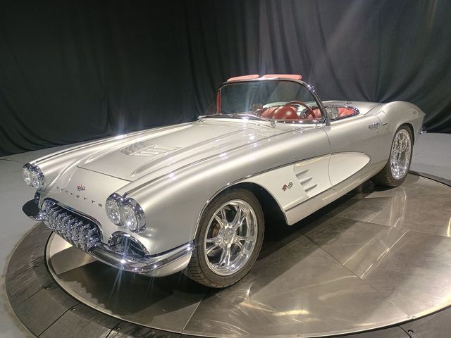 1961 Chevrolet Corvette Restomod Gen V LT1 - 22973781 - 0