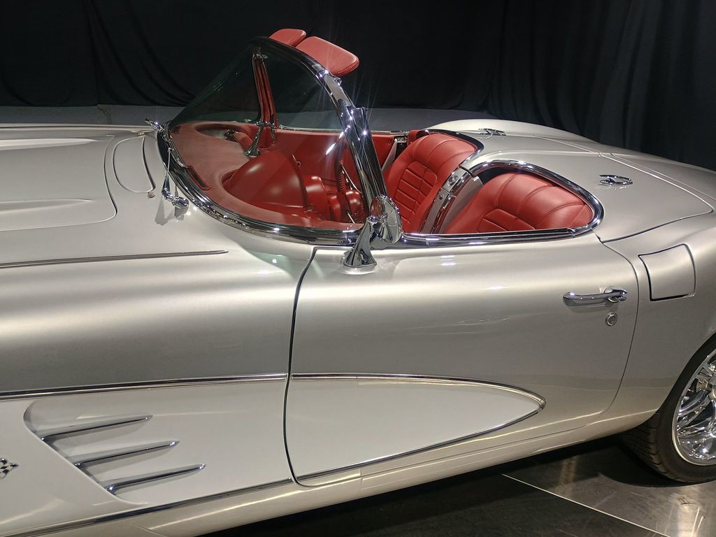 1961 Chevrolet Corvette Restomod Gen V LT1 - 22973781 - 15