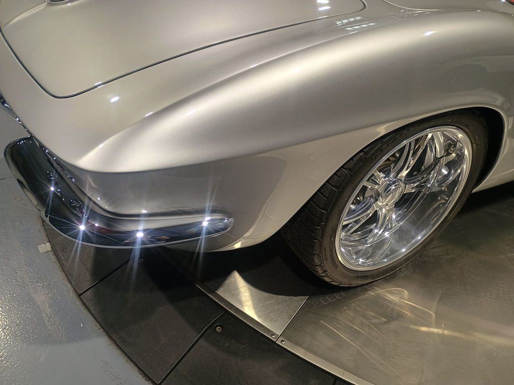 1961 Chevrolet Corvette Restomod Gen V LT1 - 22973781 - 22